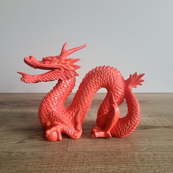 Chinese Dragon statue. Symbol of good luck. - Picture 1 of 6